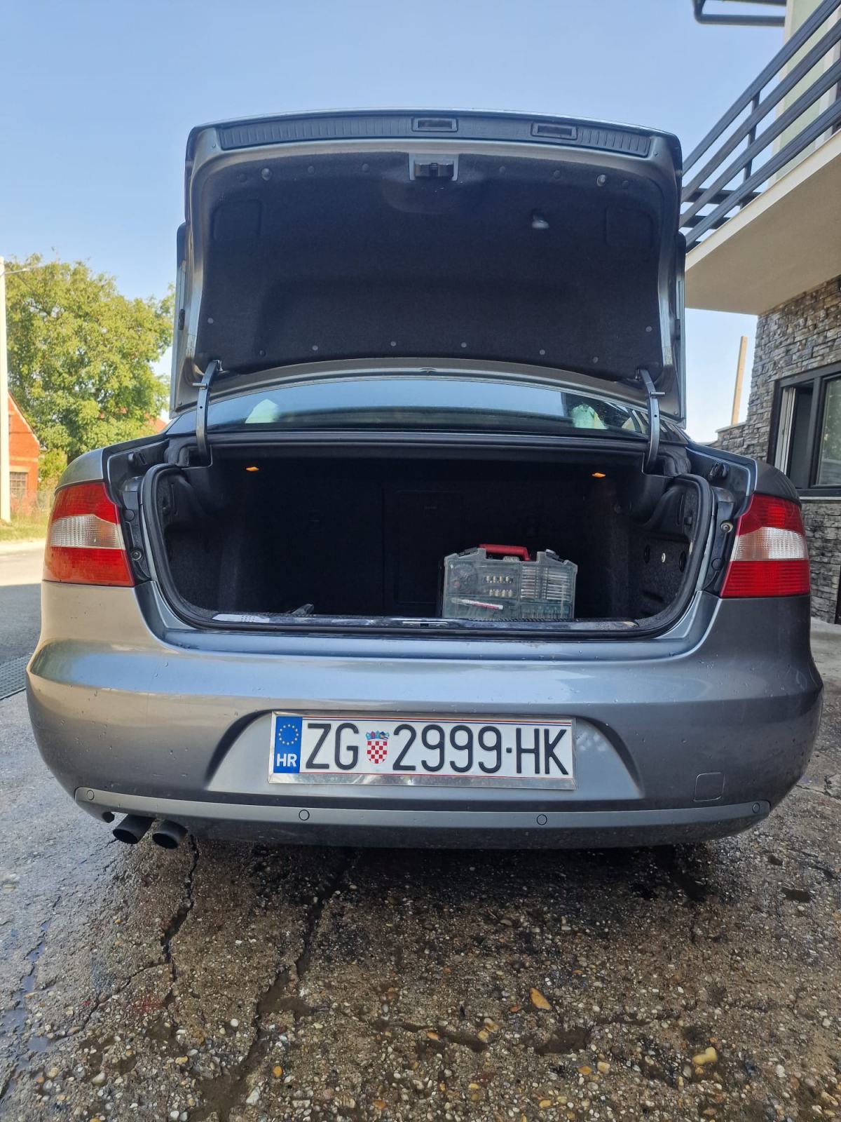 Škoda Superb 1,6 TDI. HR auto, fotografija 7