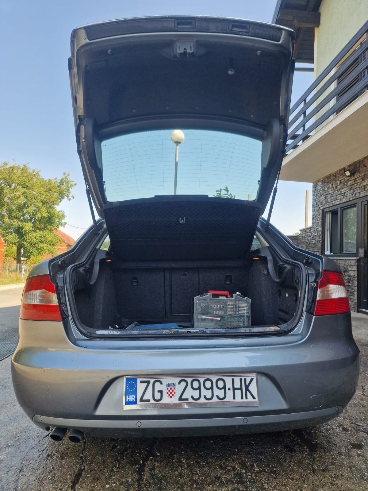 Škoda Superb 1,6 TDI. HR auto, fotografija 11
