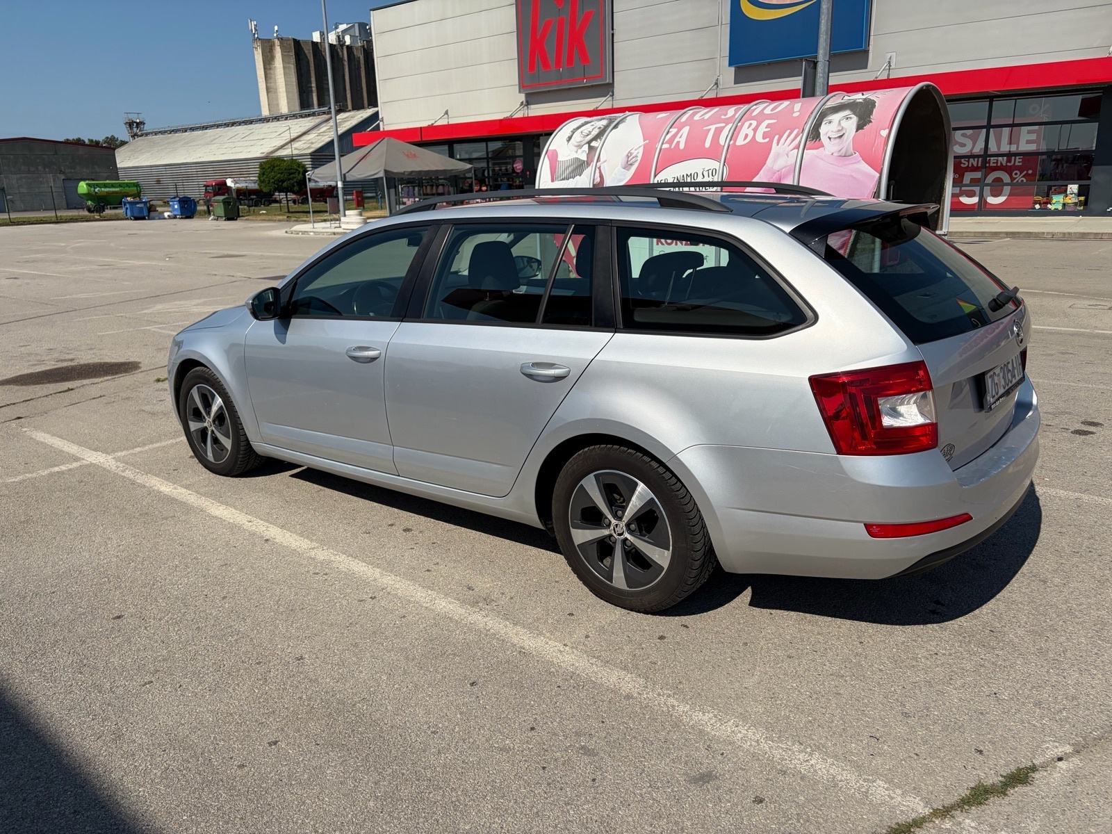Škoda Octavia Combi 1,6 TDI, fotografija 5