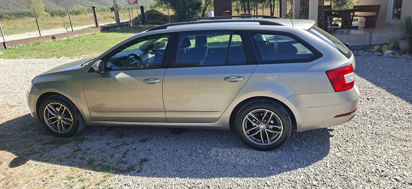 Škoda Octavia Combi 1,6 TDI, fotografija 6