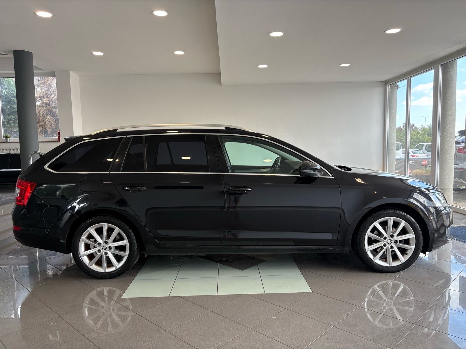 Škoda Octavia Combi 1,6 TDI Style, fotografija 6