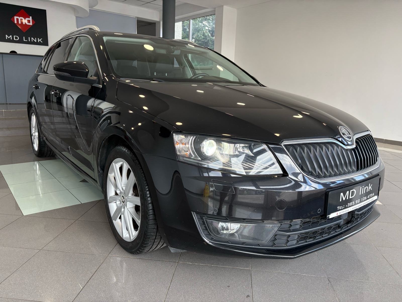 Škoda Octavia Combi 1,6 TDI Style, fotografija 2