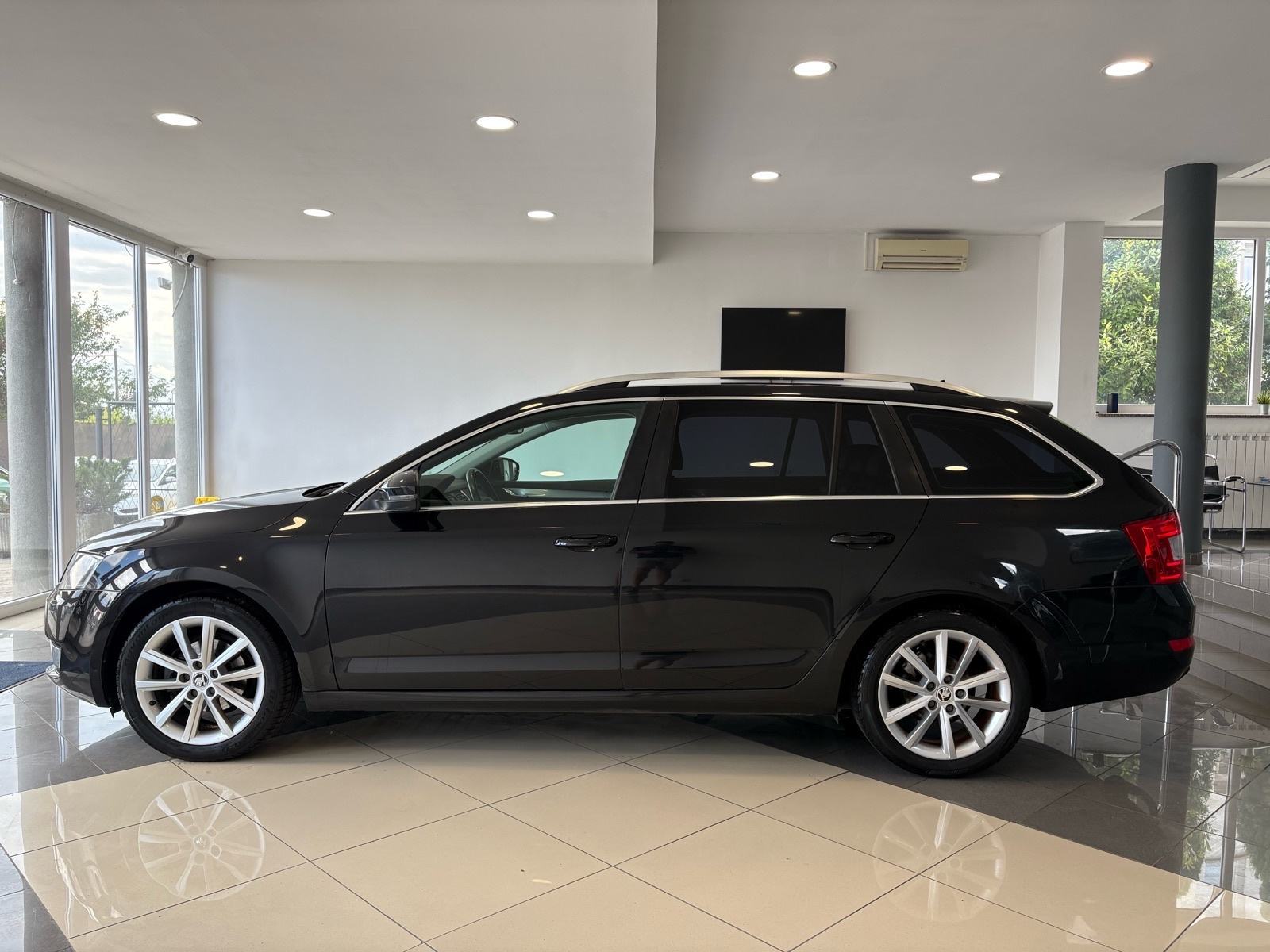 Škoda Octavia Combi 1,6 TDI Style, fotografija 19