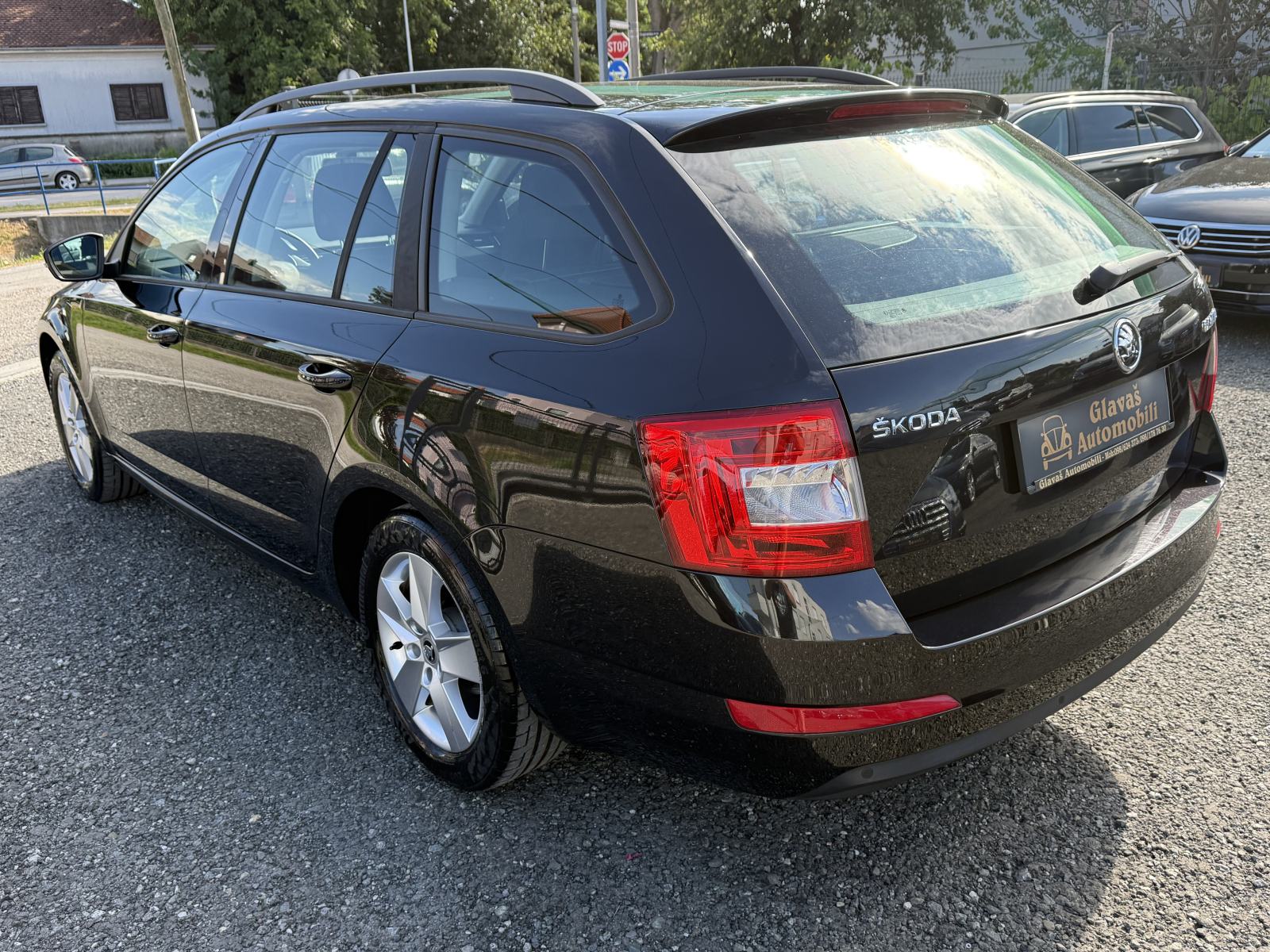 Škoda Octavia Combi 1,6 TDI VELIKI SERVIS,JAMSTVO,TOP STANJE!!!, fotografija 5