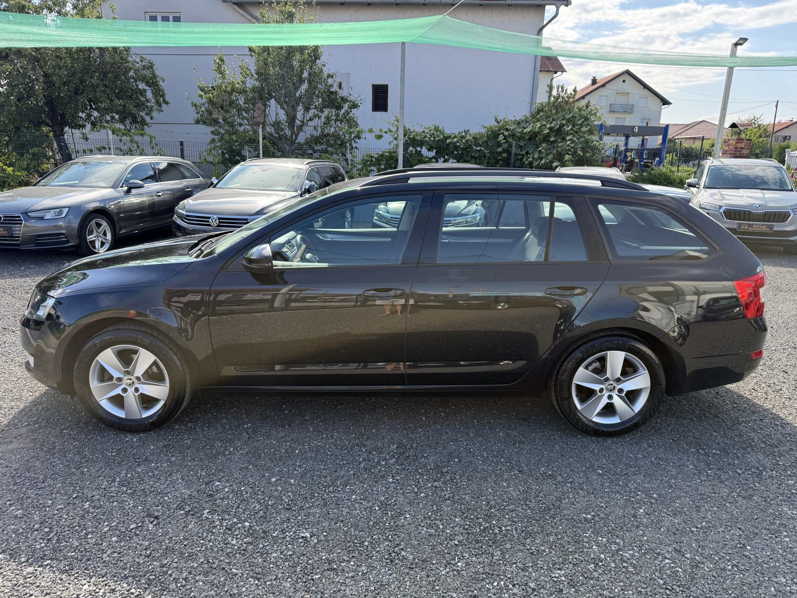 Škoda Octavia Combi 1,6 TDI VELIKI SERVIS,JAMSTVO,TOP STANJE!!!, fotografija 4