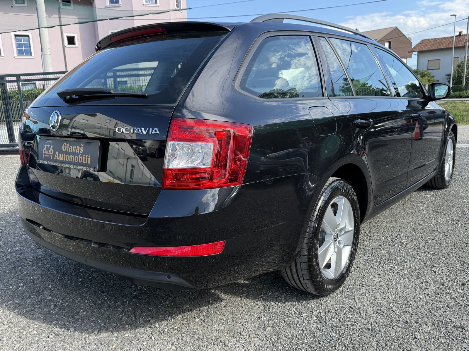 Škoda Octavia Combi 1,6 TDI VELIKI SERVIS,JAMSTVO,TOP STANJE!!!, fotografija 7