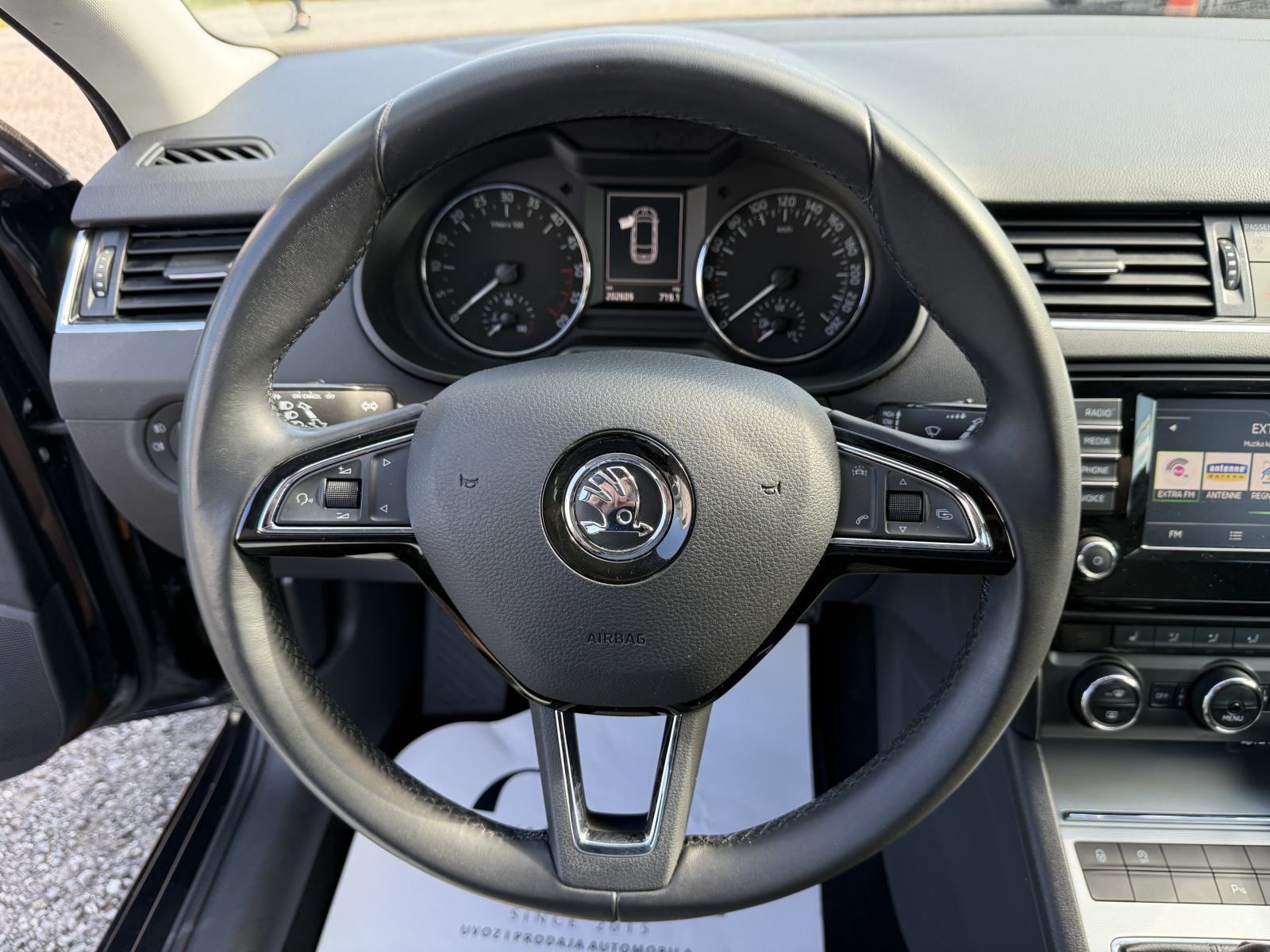 Škoda Octavia Combi 1,6 TDI VELIKI SERVIS,JAMSTVO,TOP STANJE!!!, fotografija 11