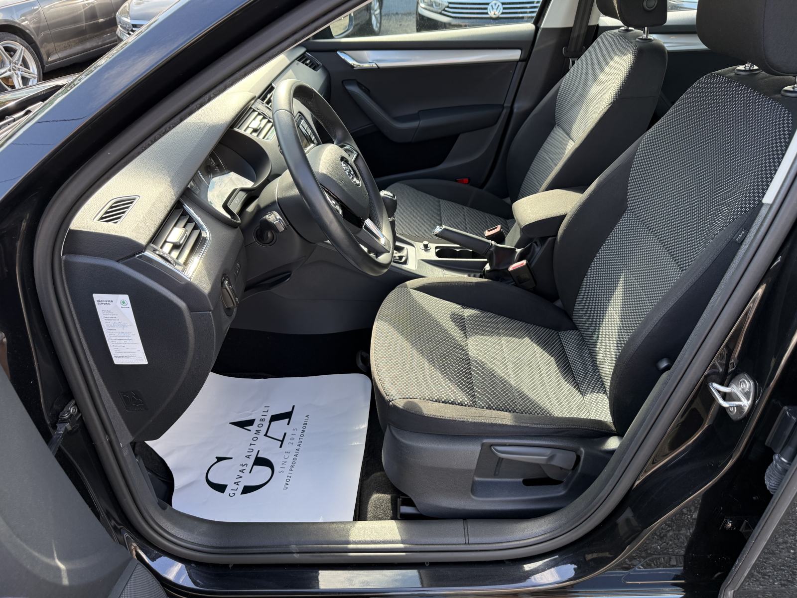 Škoda Octavia Combi 1,6 TDI VELIKI SERVIS,JAMSTVO,TOP STANJE!!!, fotografija 9