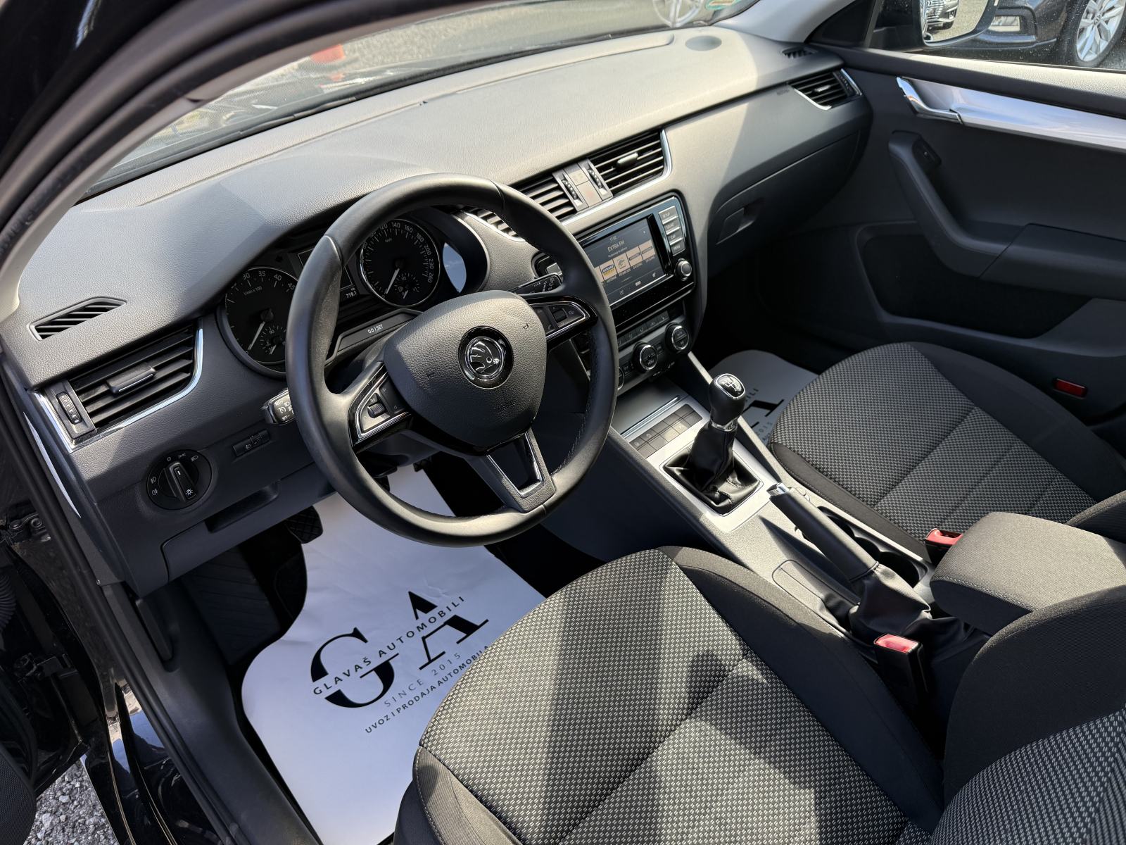 Škoda Octavia Combi 1,6 TDI VELIKI SERVIS,JAMSTVO,TOP STANJE!!!, fotografija 10