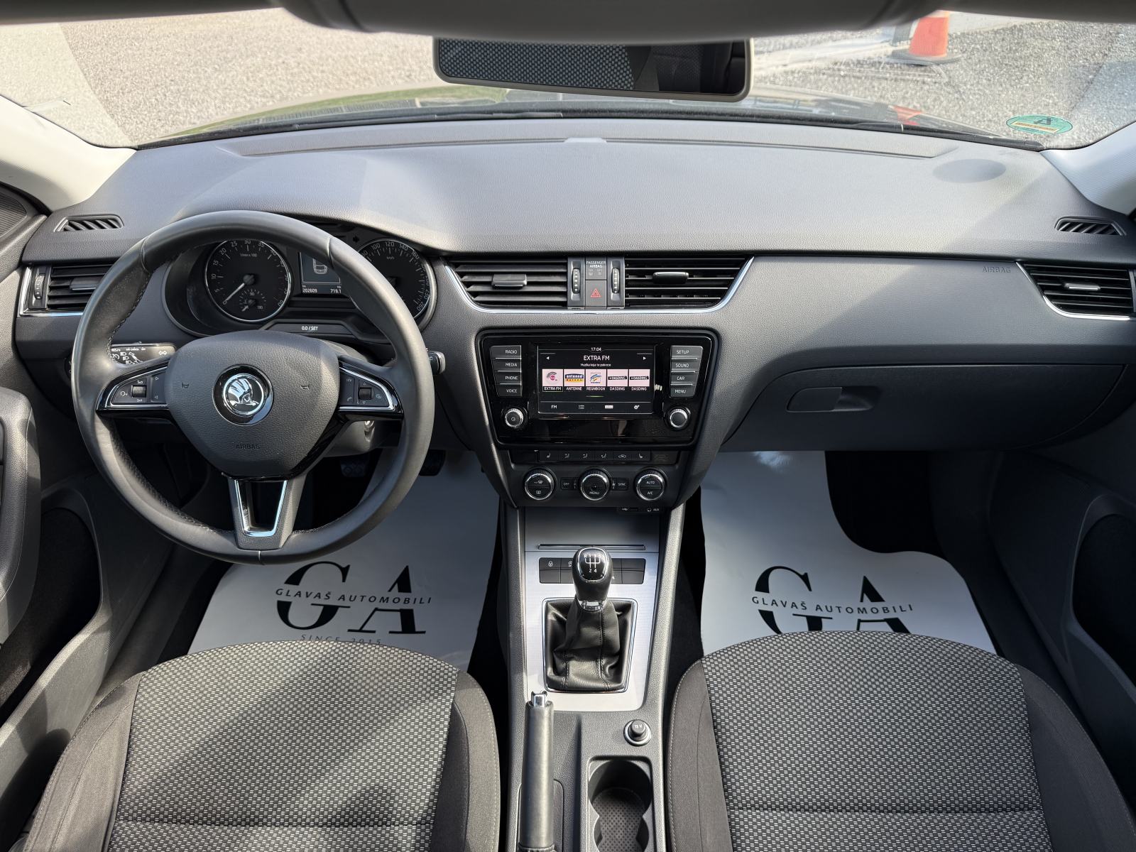 Škoda Octavia Combi 1,6 TDI VELIKI SERVIS,JAMSTVO,TOP STANJE!!!, fotografija 15