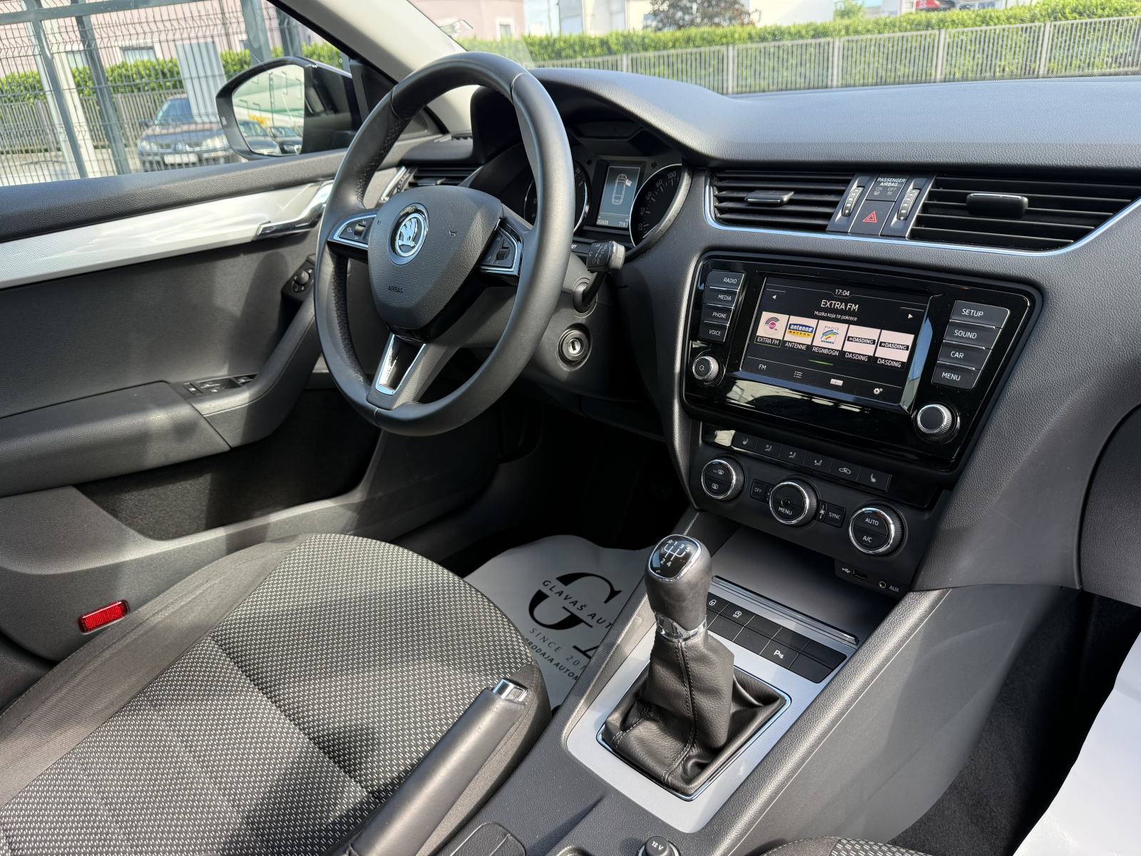 Škoda Octavia Combi 1,6 TDI VELIKI SERVIS,JAMSTVO,TOP STANJE!!!, fotografija 17