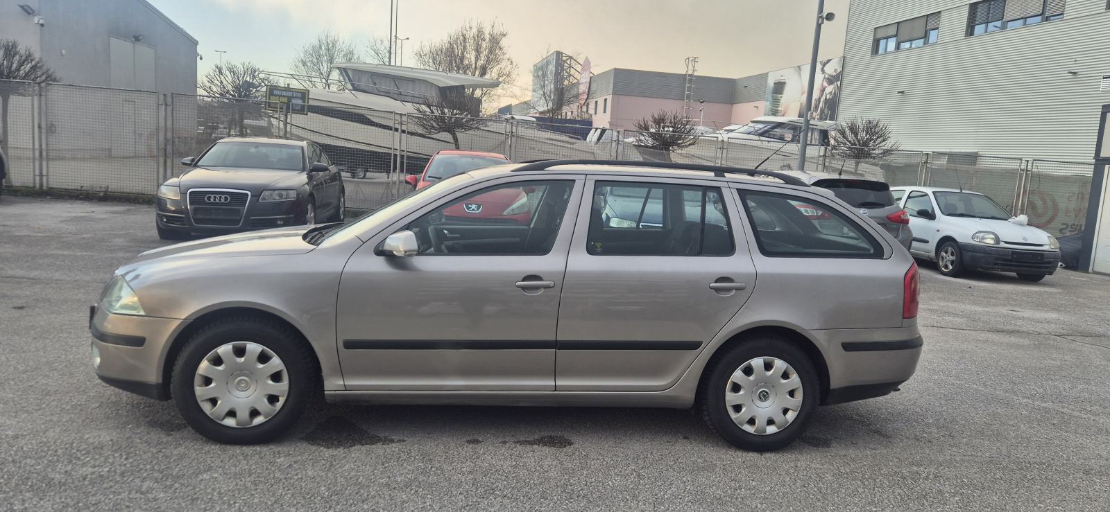 Škoda Octavia Combi 1,9 TDI/odlično stanje/reg do 01/27, fotografija 9