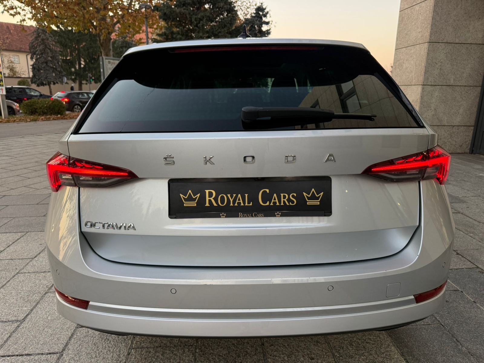 ŠKODA OCTAVIA COMBI - 2.0 TDI - 2021 GOD - FULL OPREMA - U PDVU!, fotografija 9