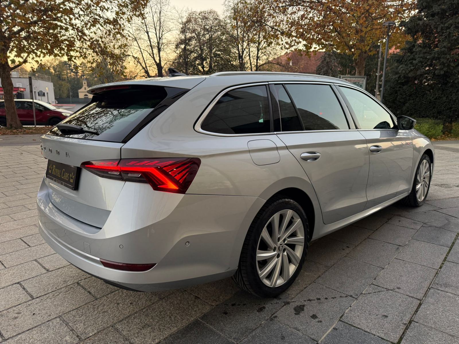 ŠKODA OCTAVIA COMBI - 2.0 TDI - 2021 GOD - FULL OPREMA - U PDVU!, fotografija 7