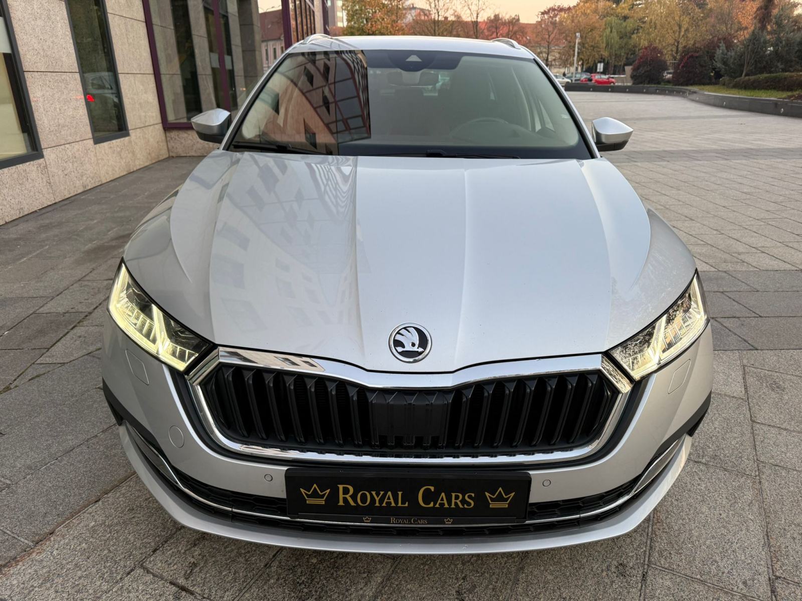 ŠKODA OCTAVIA COMBI - 2.0 TDI - 2021 GOD - FULL OPREMA - U PDVU!, fotografija 3