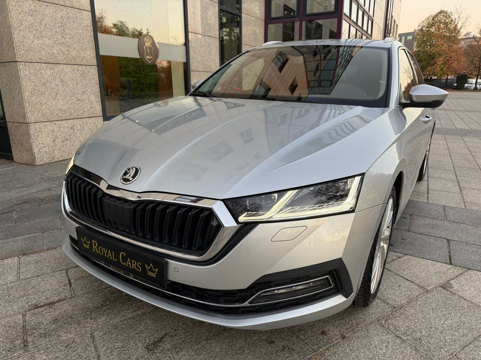 ŠKODA OCTAVIA COMBI - 2.0 TDI - 2021 GOD - FULL OPREMA - U PDVU!, fotografija 2