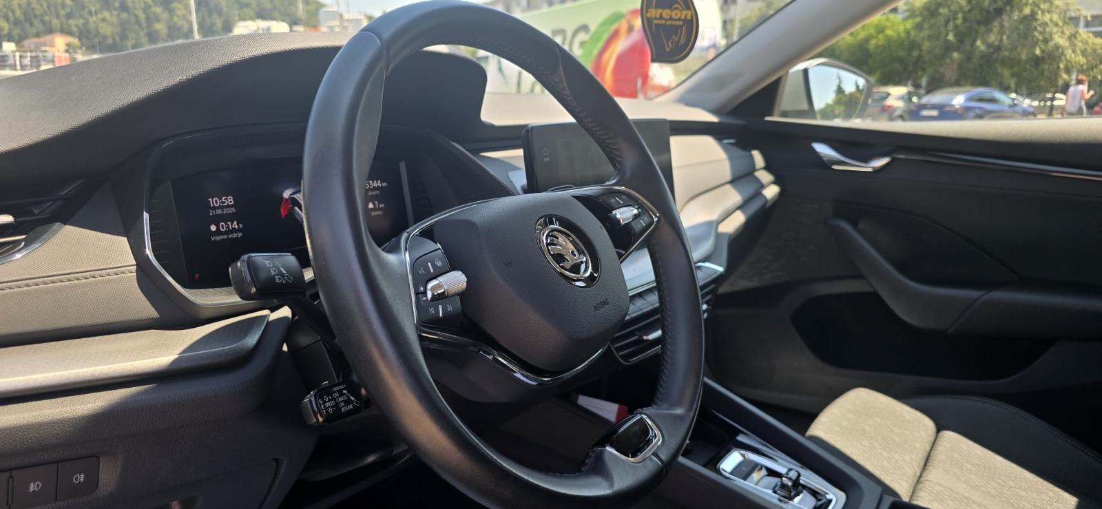 Škoda Octavia Combi 2,0 TDI Ambition DSG, fotografija 5