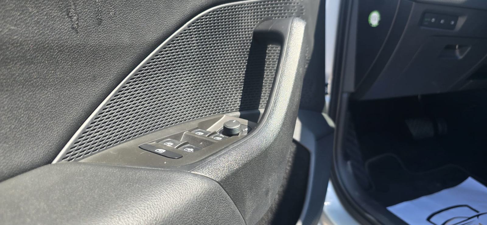 Škoda Octavia Combi 2,0 TDI Ambition DSG, fotografija 7