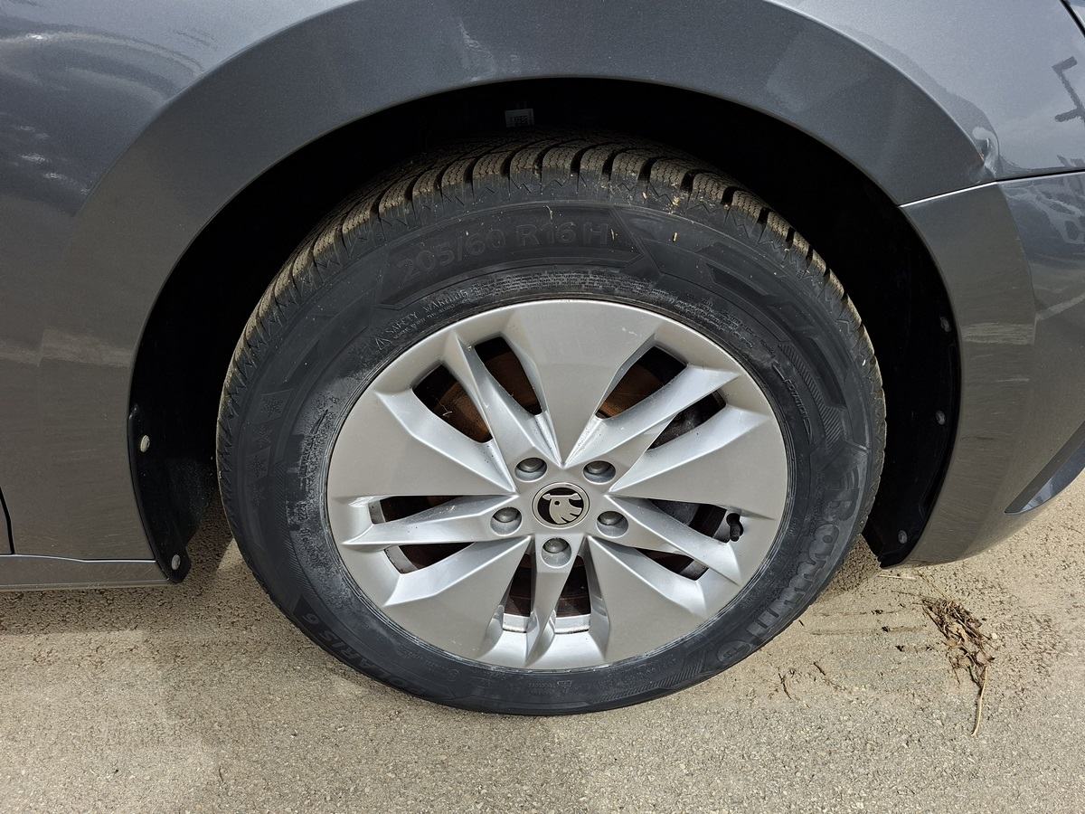 Škoda Octavia Combi 2,0 TDI Ambition DSG, fotografija 7