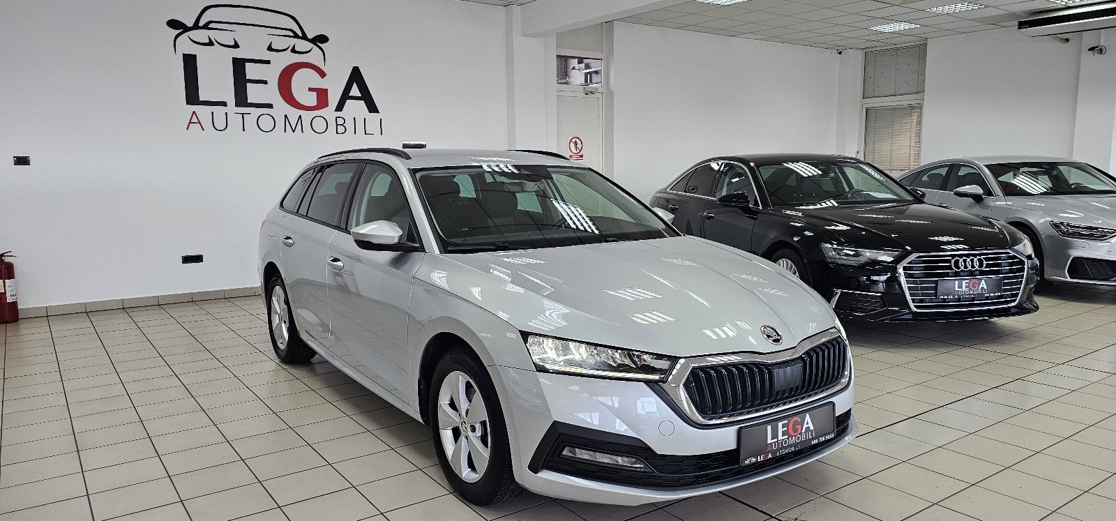 Škoda Octavia Combi 2,0 TDI automatik,LEASING DO 7g.BEZ UČEŠĆA, fotografija 2