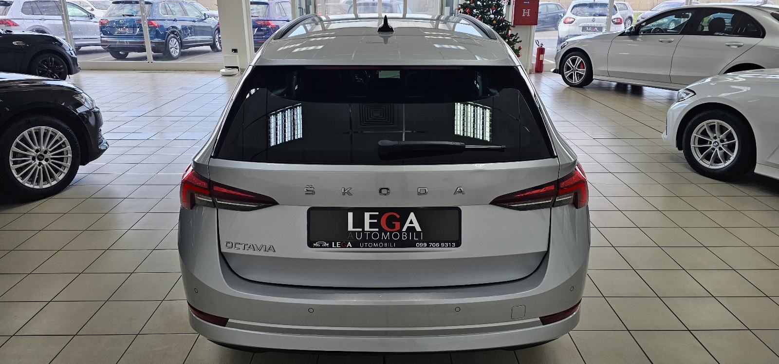 Škoda Octavia Combi 2,0 TDI automatik,LEASING DO 7g.BEZ UČEŠĆA, fotografija 8