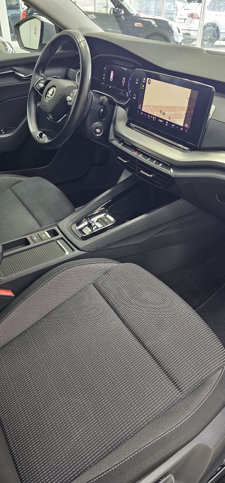 Škoda Octavia Combi 2,0 TDI automatik,LEASING DO 7g.BEZ UČEŠĆA, fotografija 13
