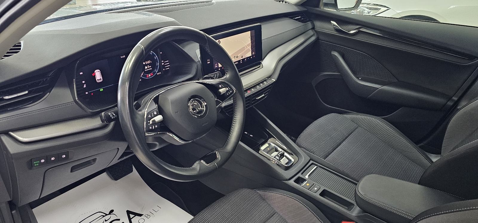 Škoda Octavia Combi 2,0 TDI automatik,LEASING DO 7g.BEZ UČEŠĆA, fotografija 11