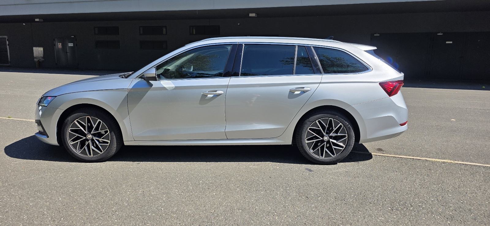Škoda Octavia Combi 2,0 TDI automatik panorama, fotografija 6