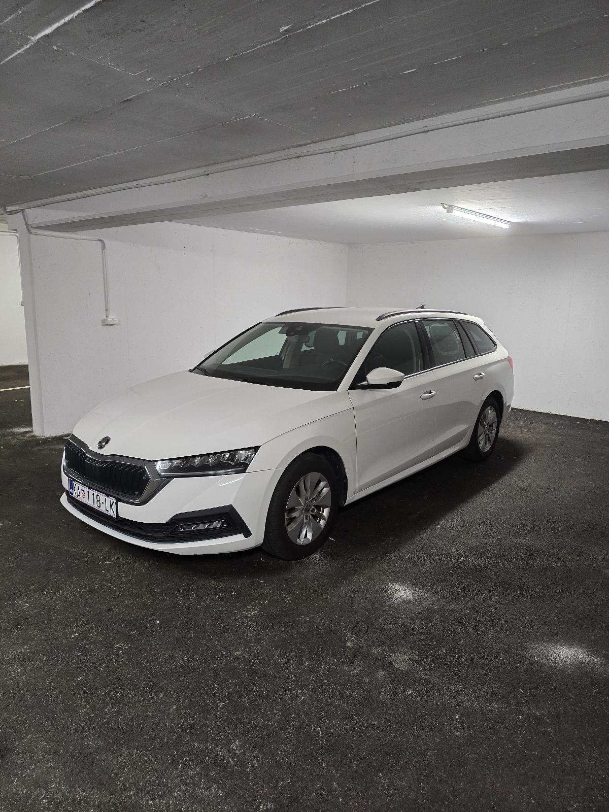 Škoda Octavia Combi 2,0 TDI DSG 150KS, fotografija 3