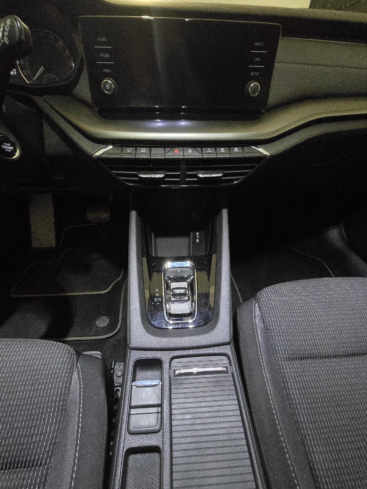Škoda Octavia Combi 2,0 TDI DSG 150KS, fotografija 9