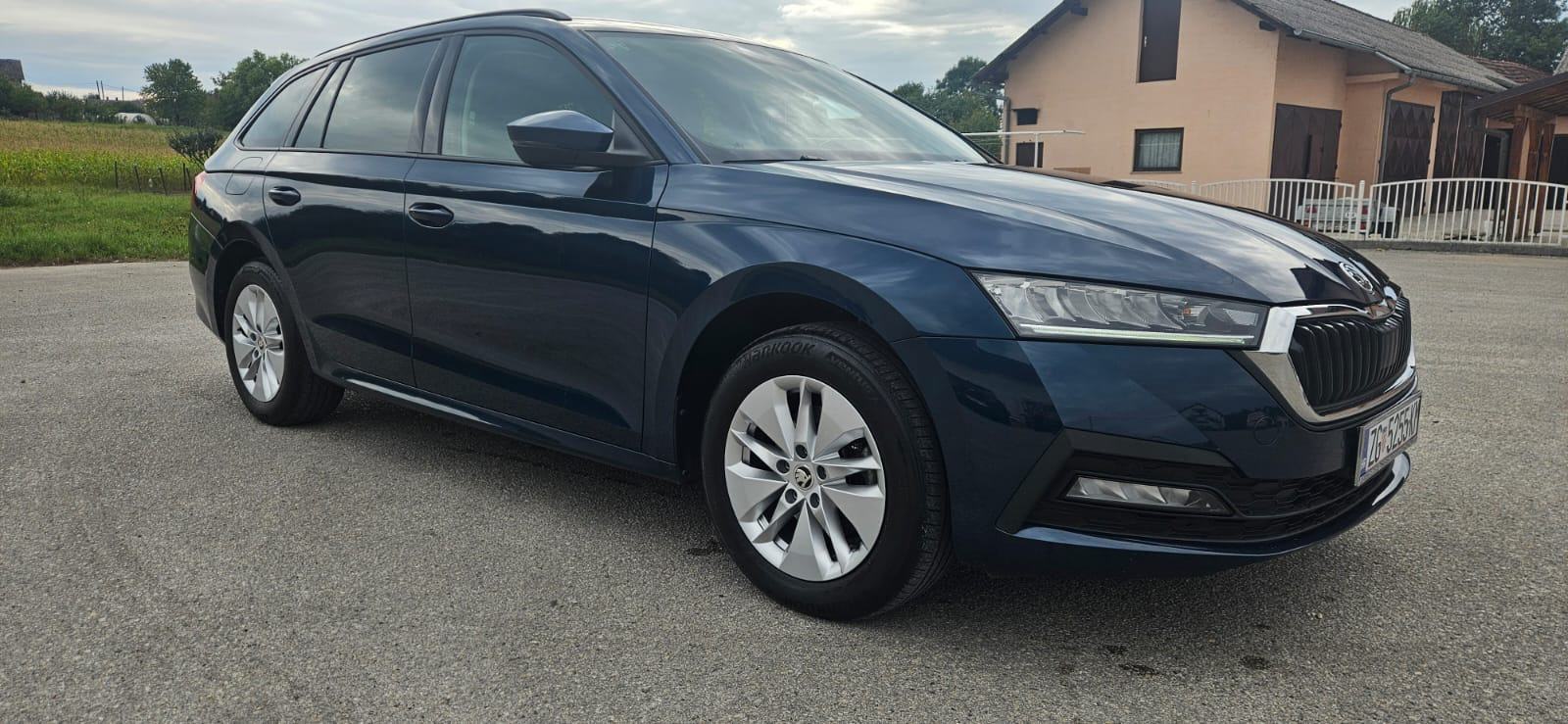 Škoda Octavia Combi 2,0 TDI automatik, fotografija 1