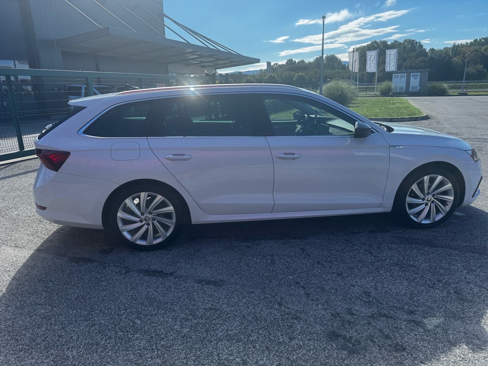 Škoda Octavia Combi 2,0 TDI automatik, fotografija 12