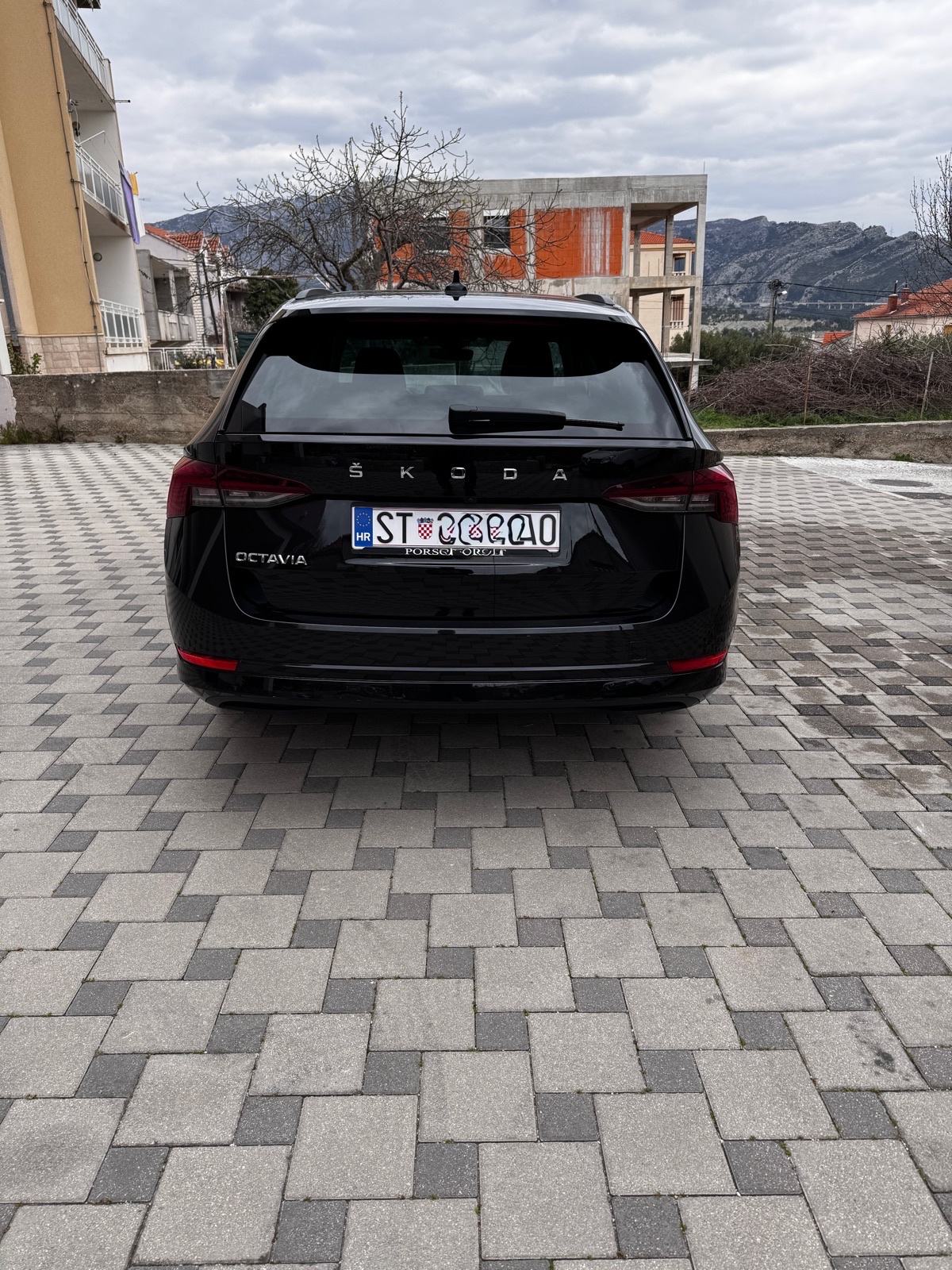 Škoda Octavia Combi 2,0 TDI automatik, fotografija 3