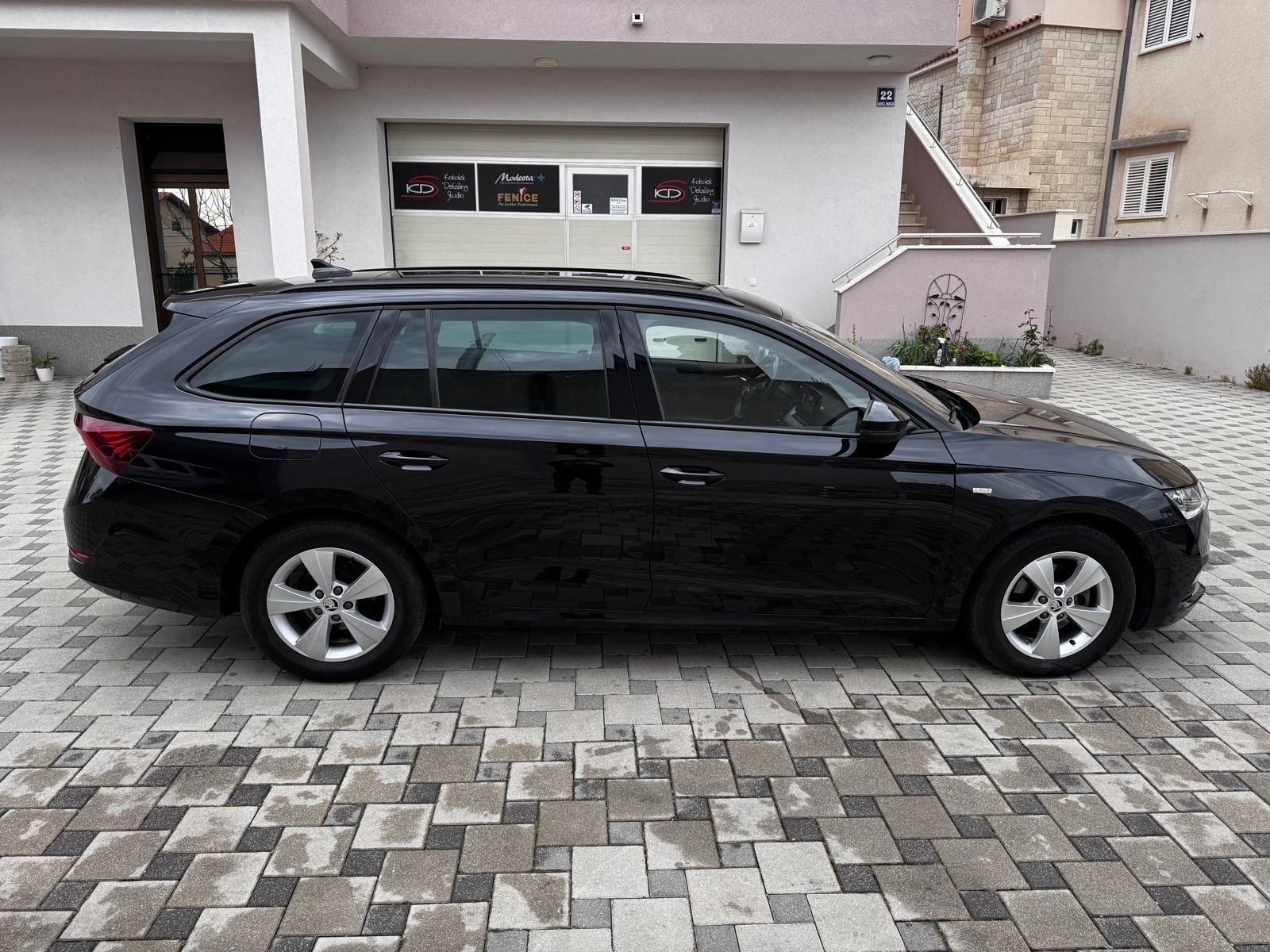 Škoda Octavia Combi 2,0 TDI automatik, fotografija 4