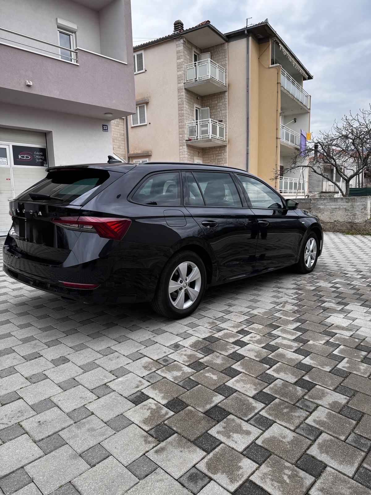 Škoda Octavia Combi 2,0 TDI automatik, fotografija 5