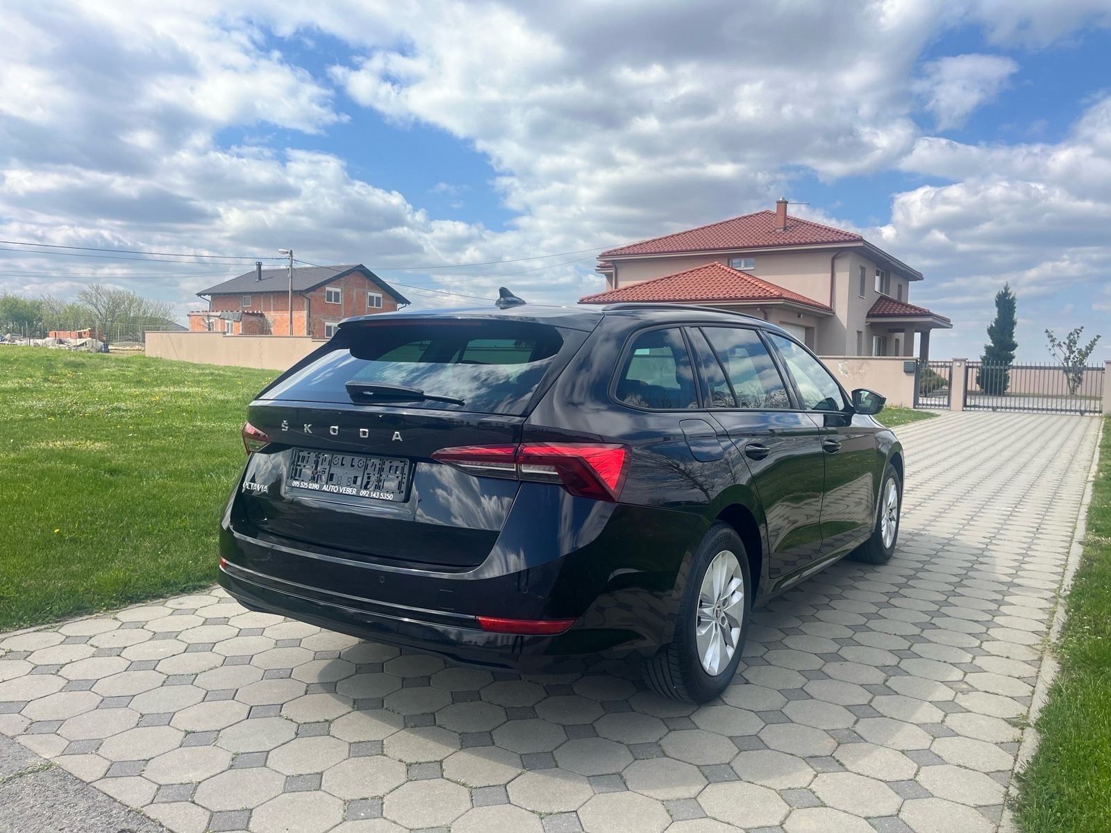 Škoda Octavia Combi 2,0 TDI automatik, fotografija 3