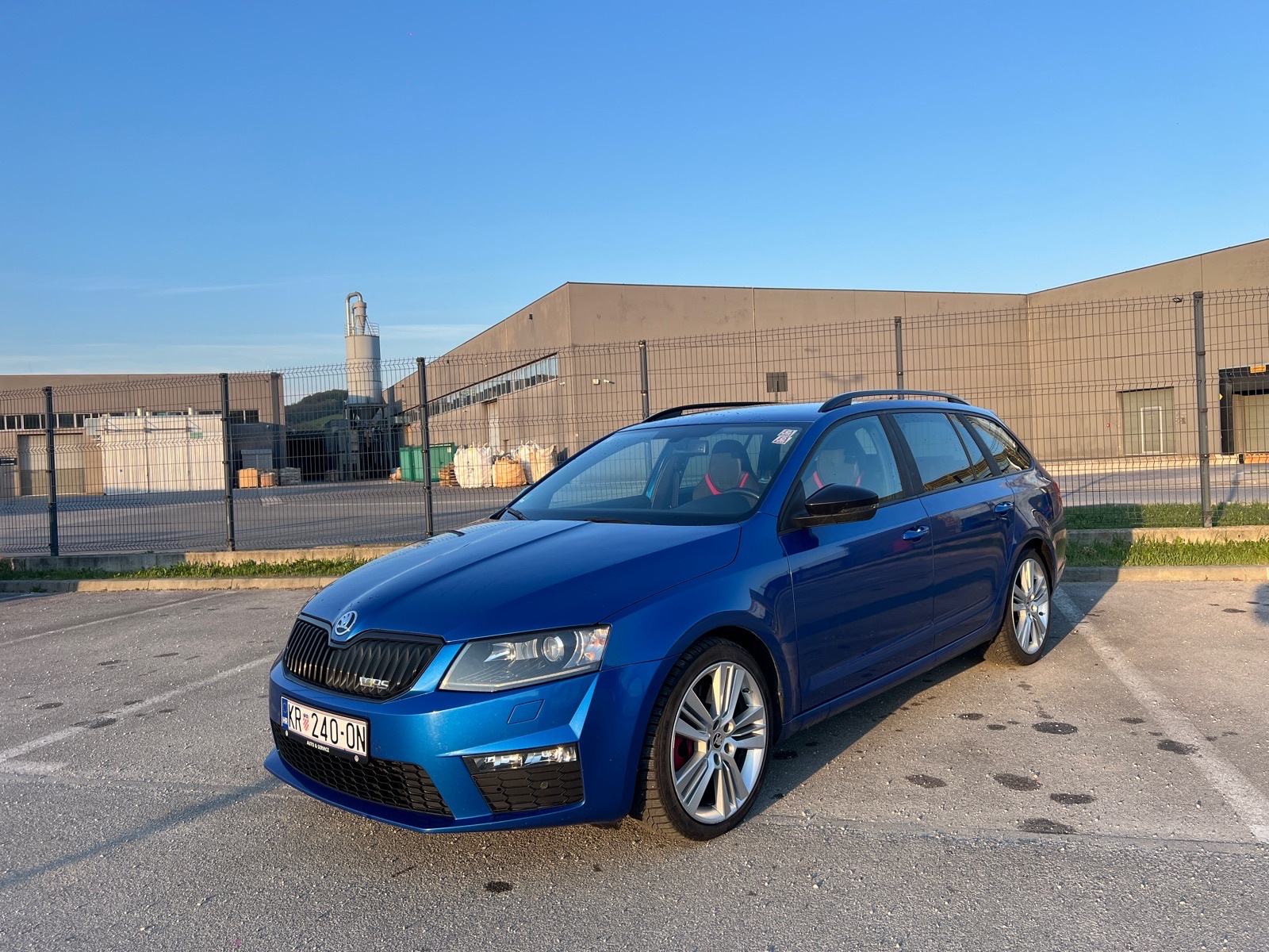 Škoda Octavia Combi 2,0 TDI VRS automatik, fotografija 2