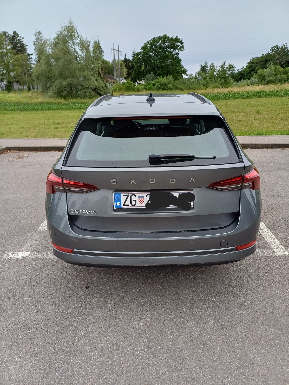 Škoda Octavia Combi 2,0 TDI automatik, fotografija 8