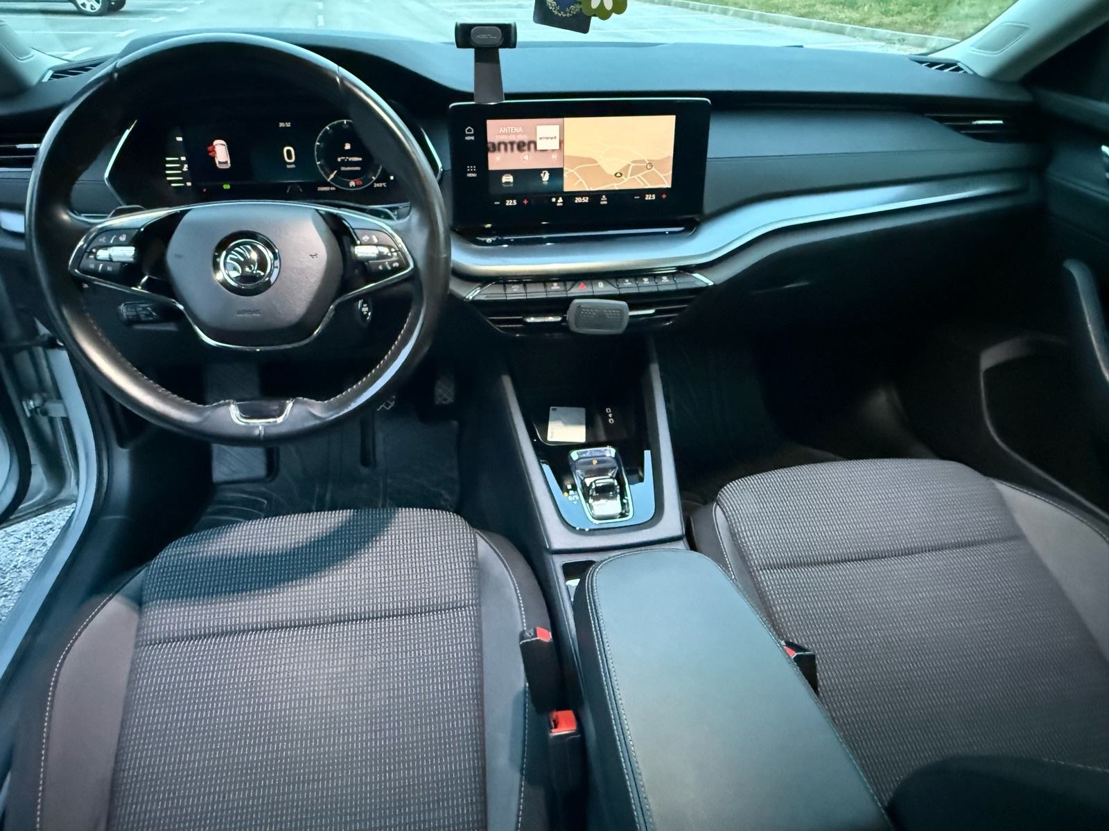 Škoda Octavia Combi 2,0 TDI automatik, fotografija 7