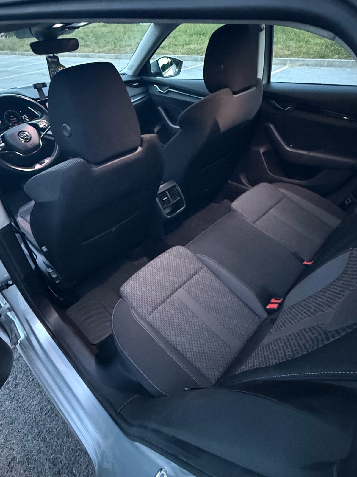 Škoda Octavia Combi 2,0 TDI automatik, fotografija 8