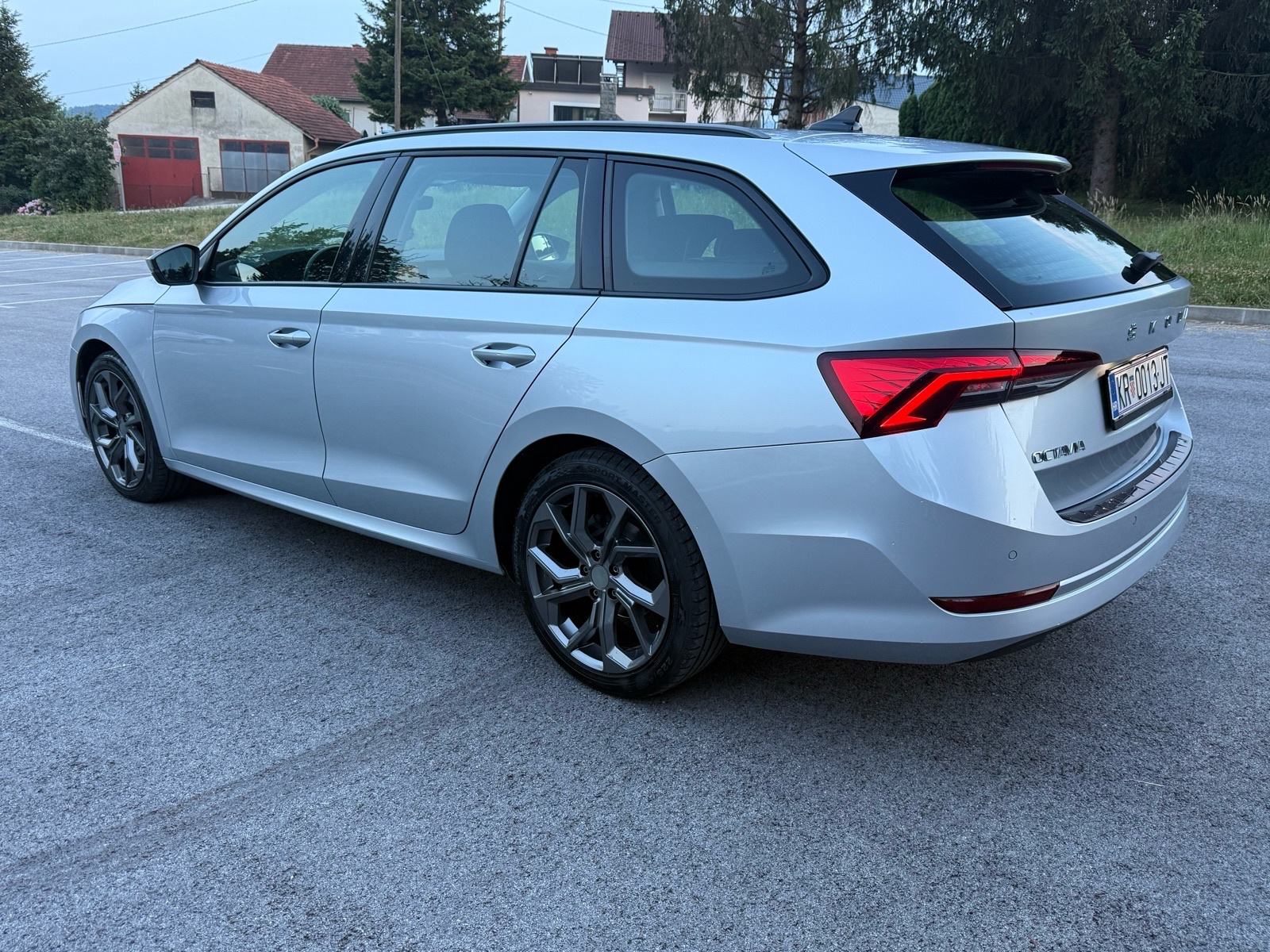 Škoda Octavia Combi 2,0 TDI automatik, fotografija 4