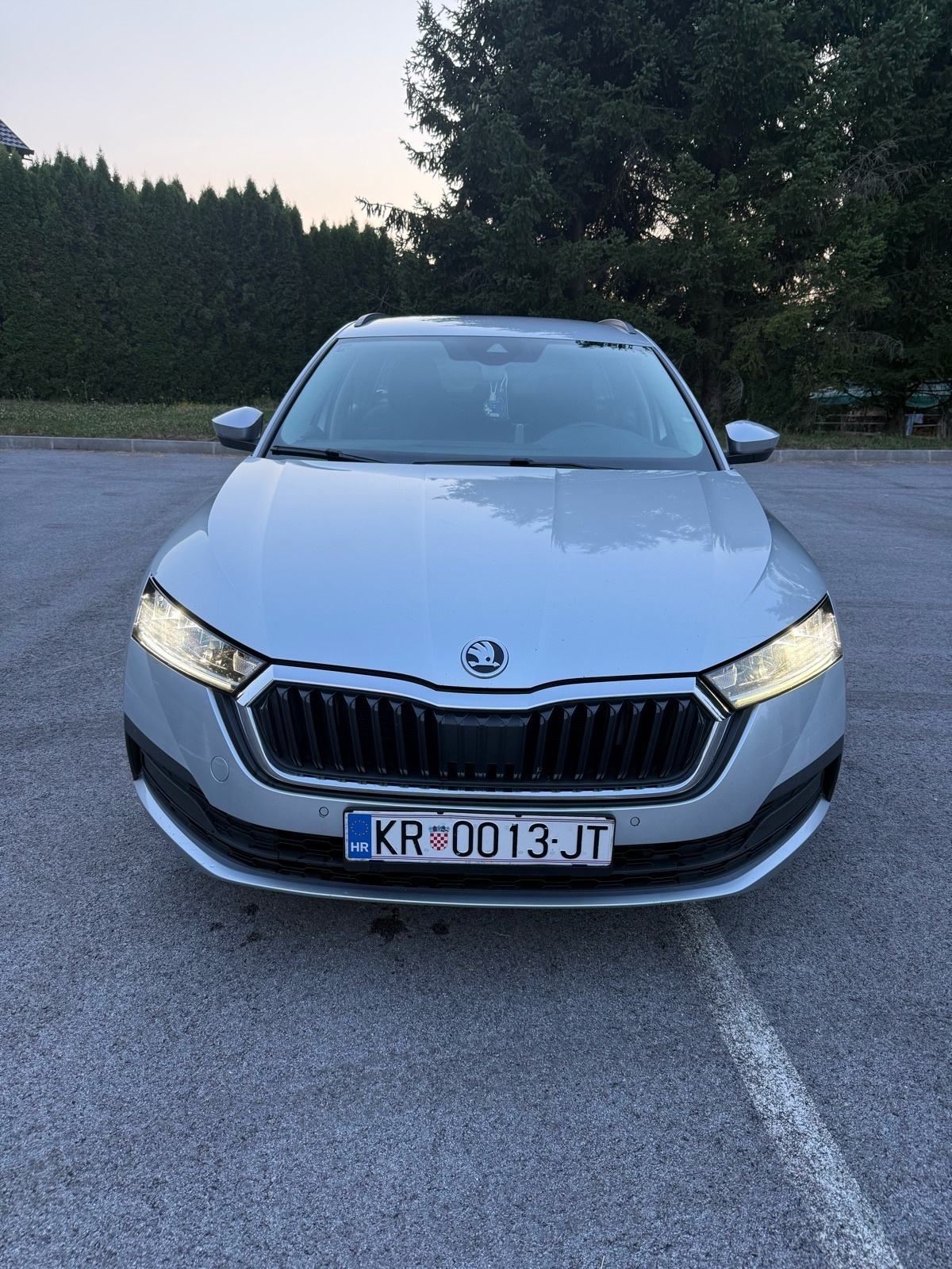 Škoda Octavia Combi 2,0 TDI automatik, fotografija 6