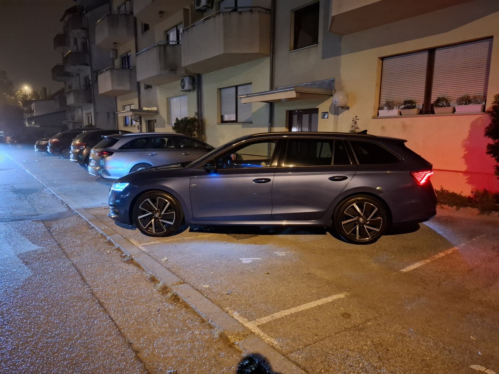 Škoda Octavia Combi 2,0 TDI automatik, fotografija 7