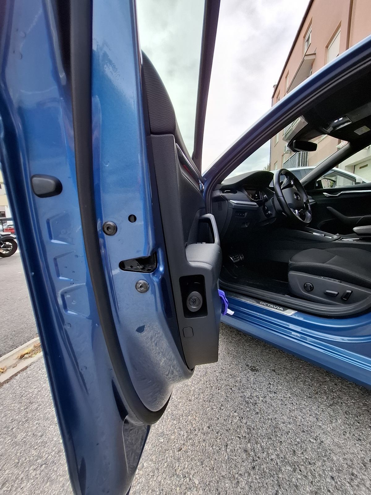 Škoda Octavia Combi 2,0 TDI automatik, fotografija 12