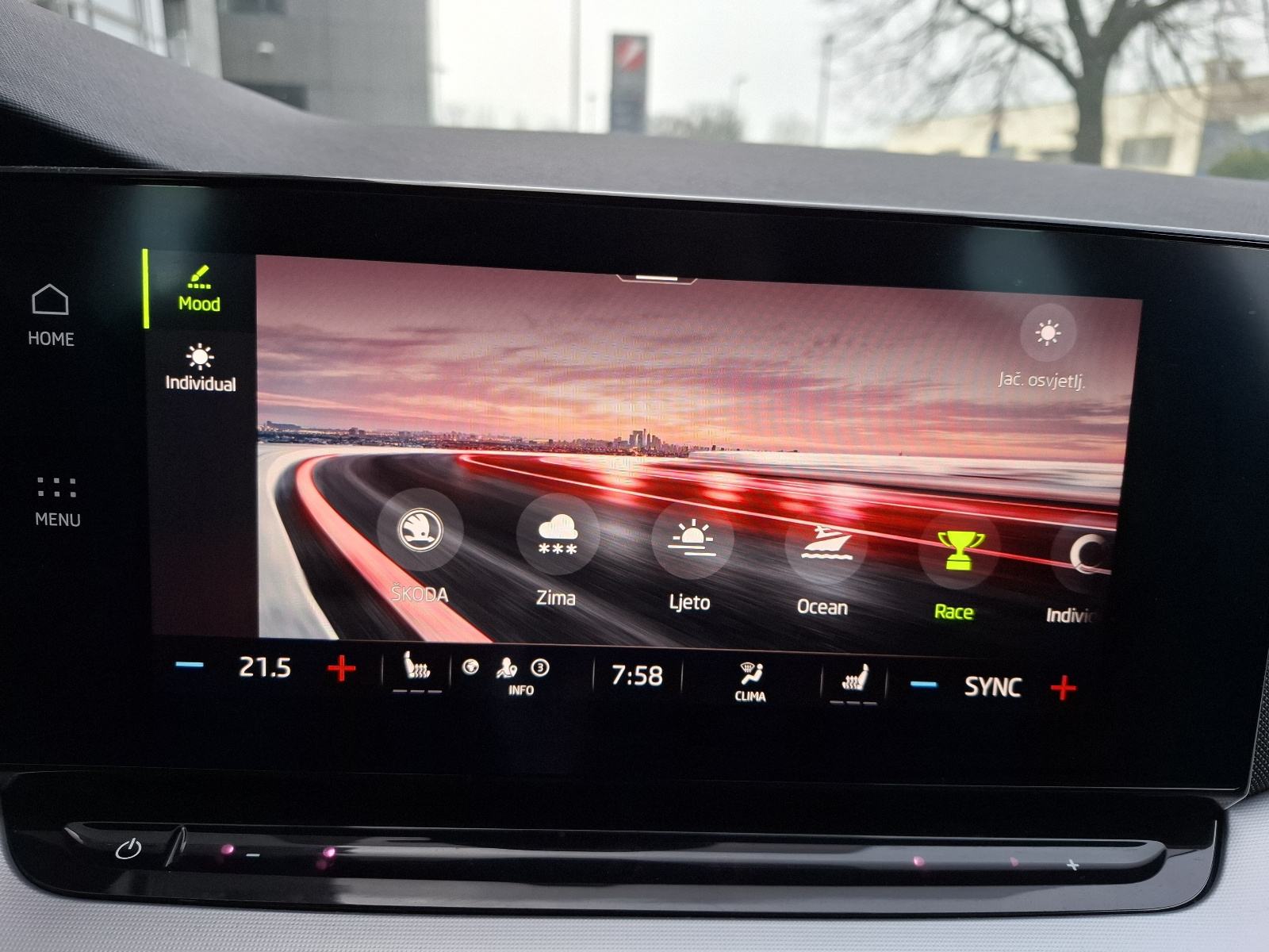 Škoda Octavia Combi 2,0 TDI automatik, fotografija 19