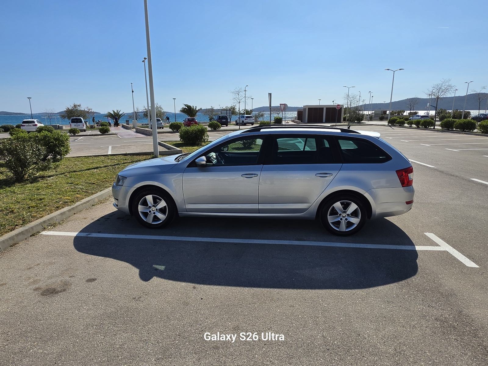 Škoda Octavia Combi 2,0 TDI automatik, fotografija 2