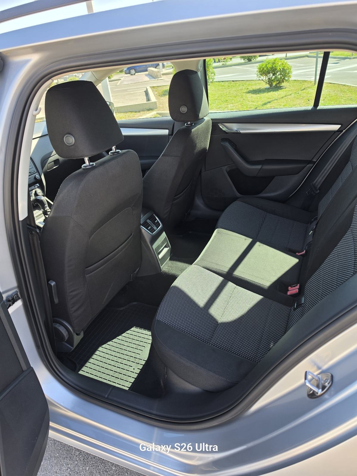 Škoda Octavia Combi 2,0 TDI automatik, fotografija 4