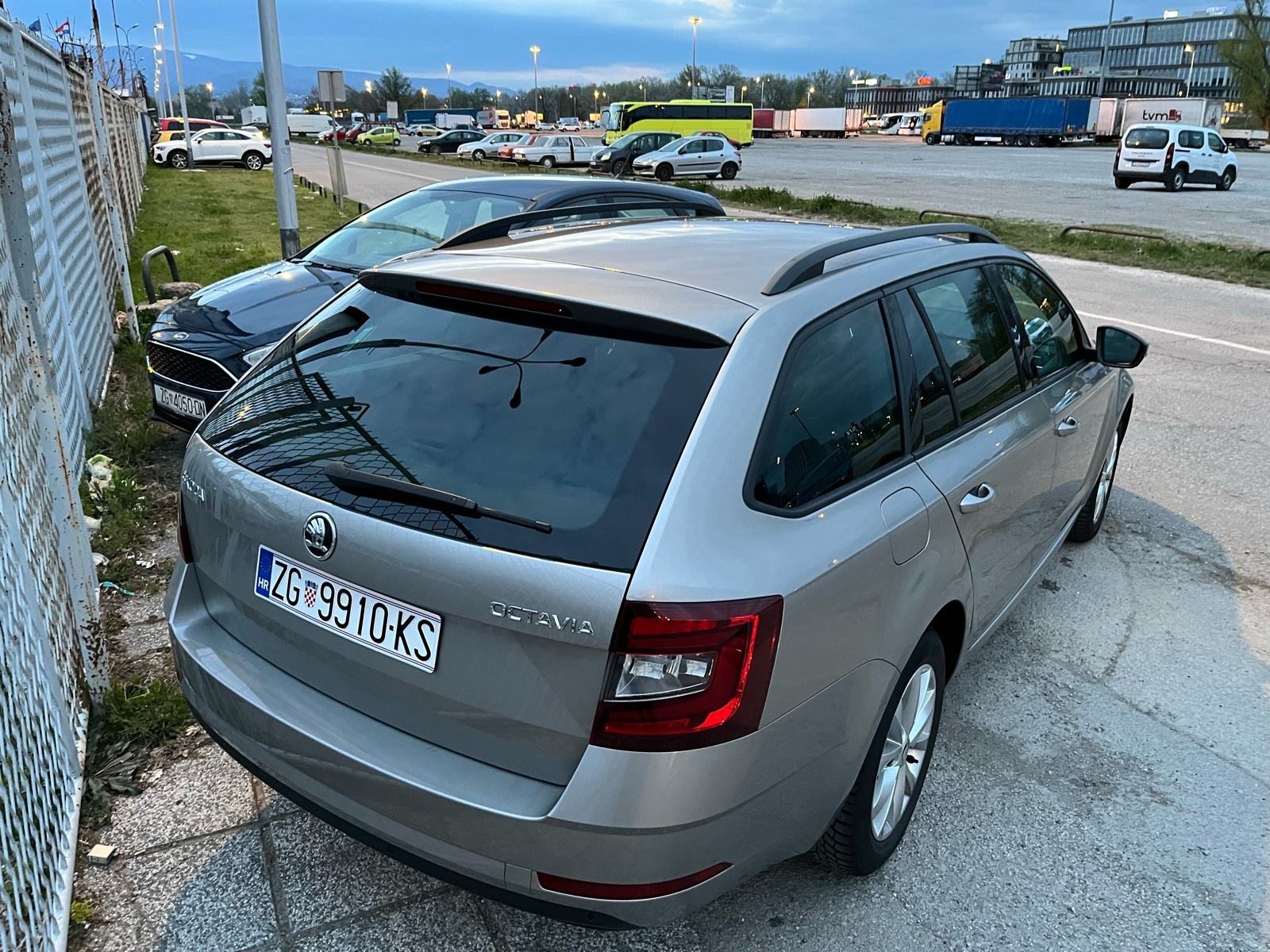 Škoda Octavia Combi 2,0 TDI automatik, fotografija 3