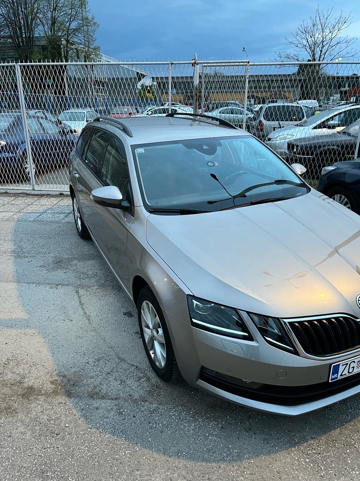 Škoda Octavia Combi 2,0 TDI automatik, fotografija 6