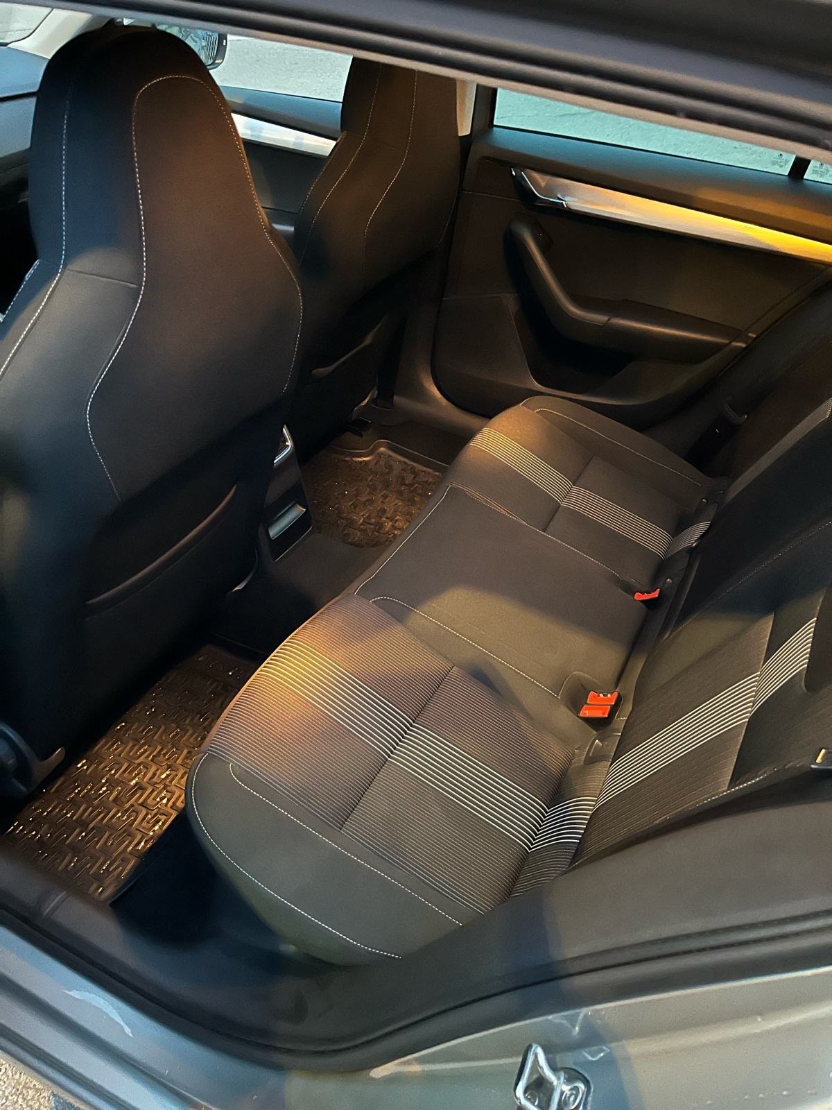 Škoda Octavia Combi 2,0 TDI automatik, fotografija 17